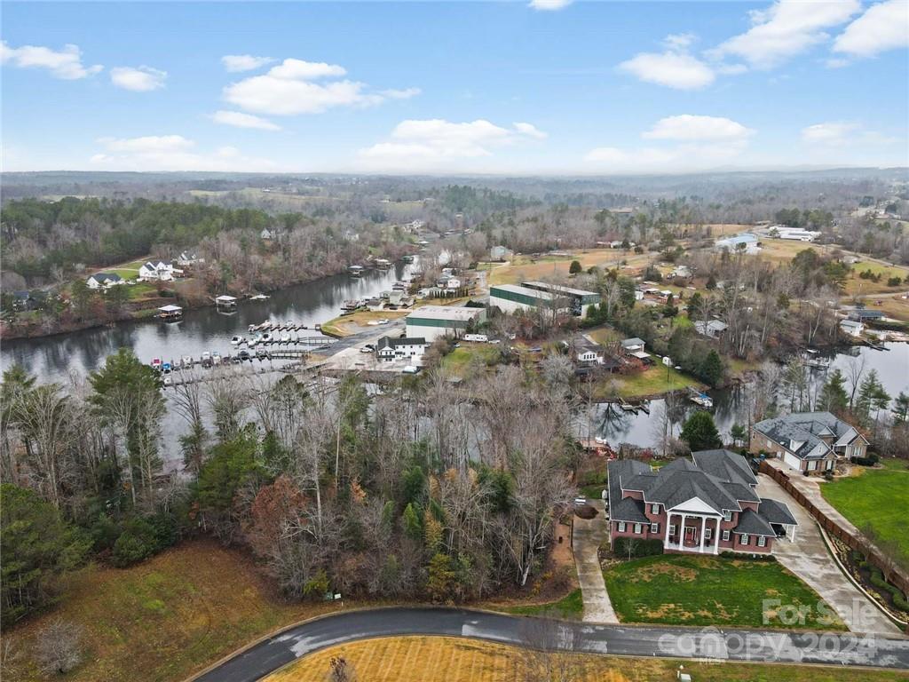 100 Old Ferry Lane, Hickory, NC. property listing photo