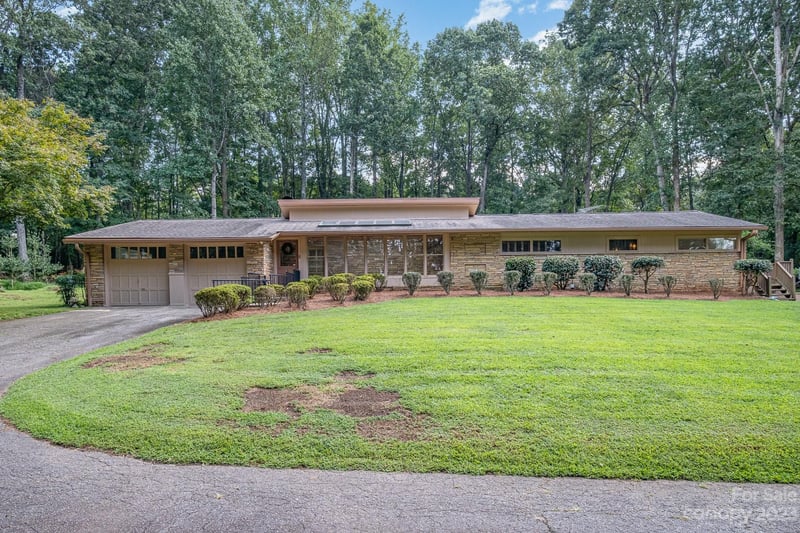 2756 Peachtree Road, Statesville, NC - 5 beds, 2.5 baths, 4,144 sqft - $1,500,000