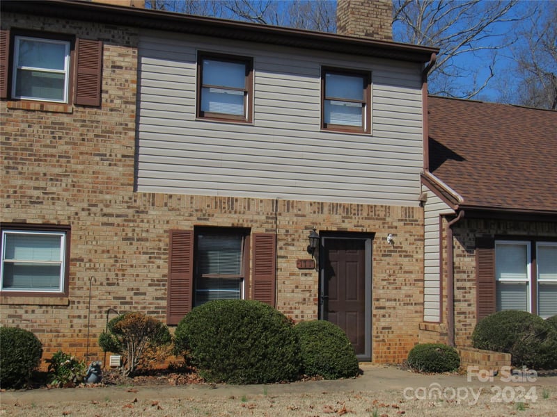 171 Fox Run Road, Forest City, NC - 2 beds, 1.5 baths, 1,030 sqft - $159,900