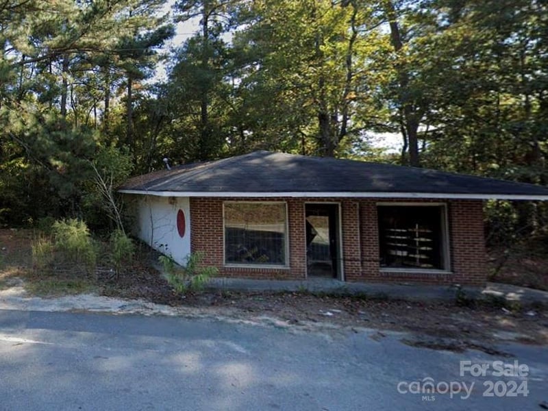 932 McGregor Street, Pageland, SC -  - $500,000