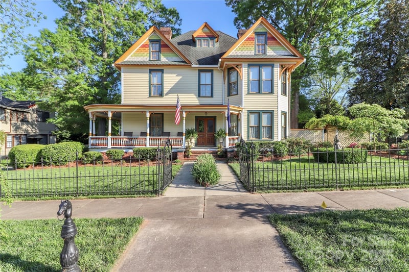 235 Walnut Street, Statesville, NC - 4 beds, 3 baths, 4,142 sqft - $675,000