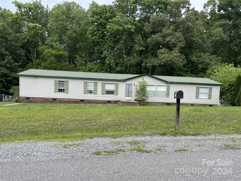 145 Crown Court, Kings Mountain, NC - 4 beds, 2 baths, 2,128 sqft - $209,950
