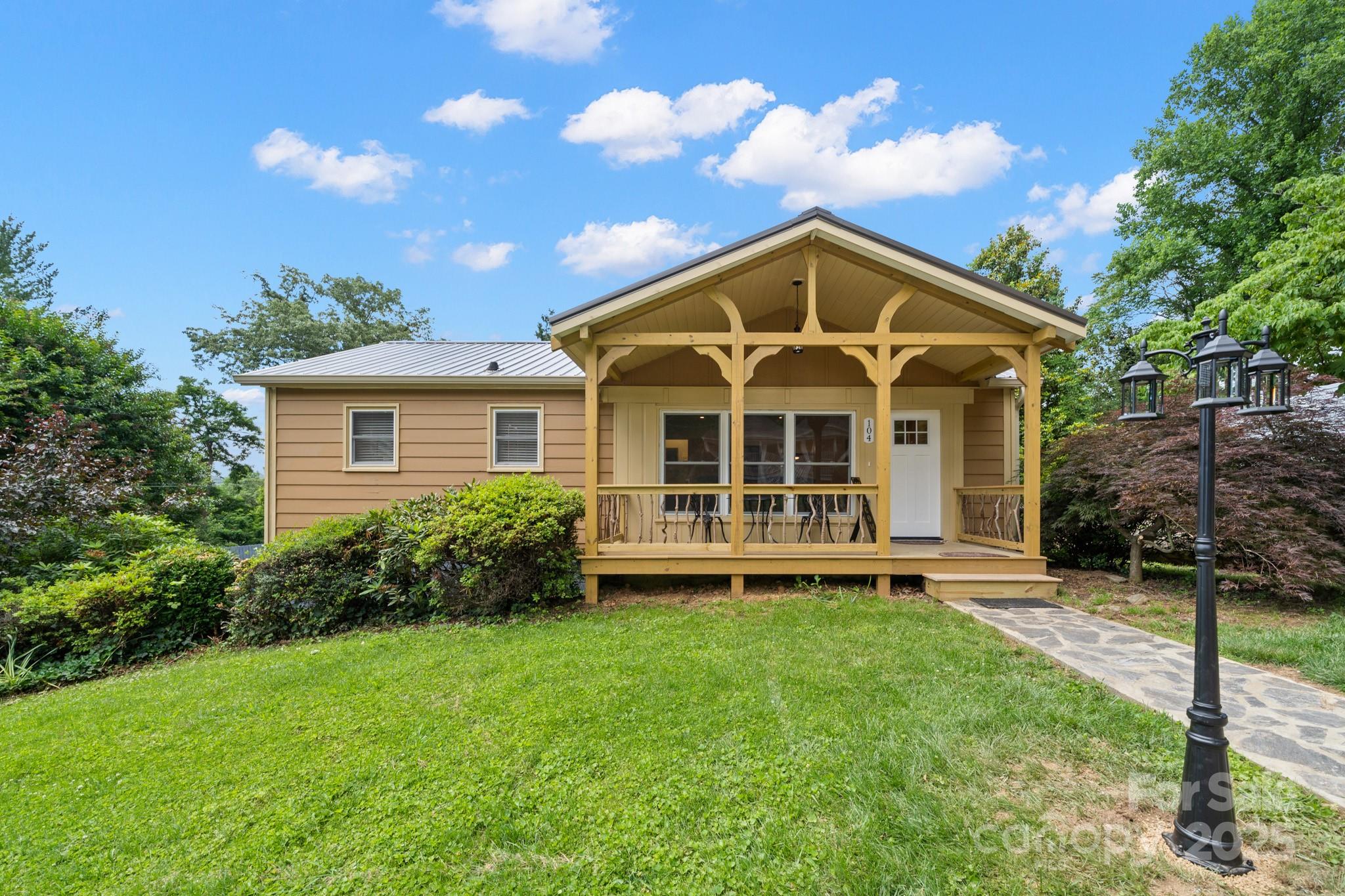 104 Maney Avenue, Asheville, NC. property listing photo