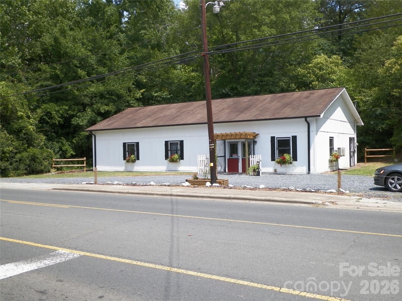 500 Julius Chambers Avenue N, Mount Gilead, NC - 1 bath - $159,900