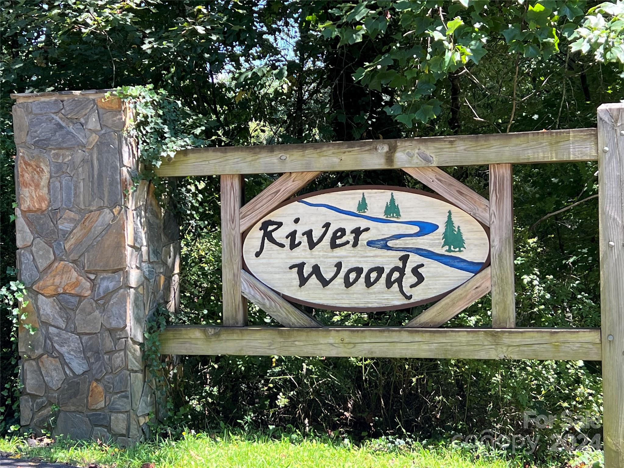 17 Harleys Cove Rd Apt 17, Waynesville, NC 28785. property listing photo