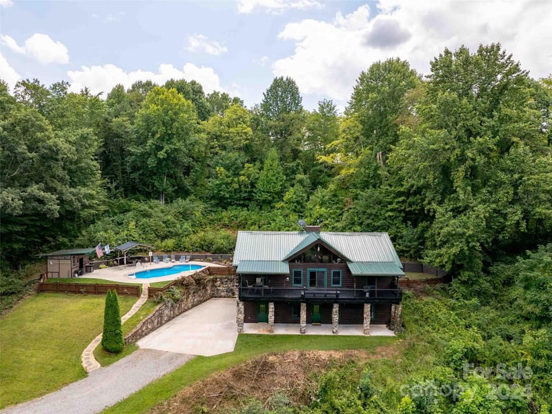 80 Austins Trail, Canton, NC - 3 beds, 3 baths, 2,564 sqft - $899,000