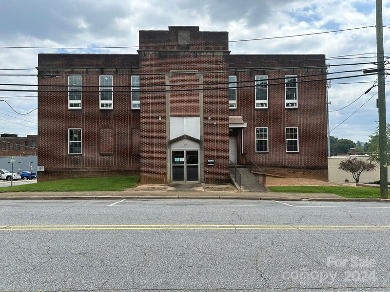 901 Ashe Avenue NW, Lenoir, NC - 7 baths - $300,000