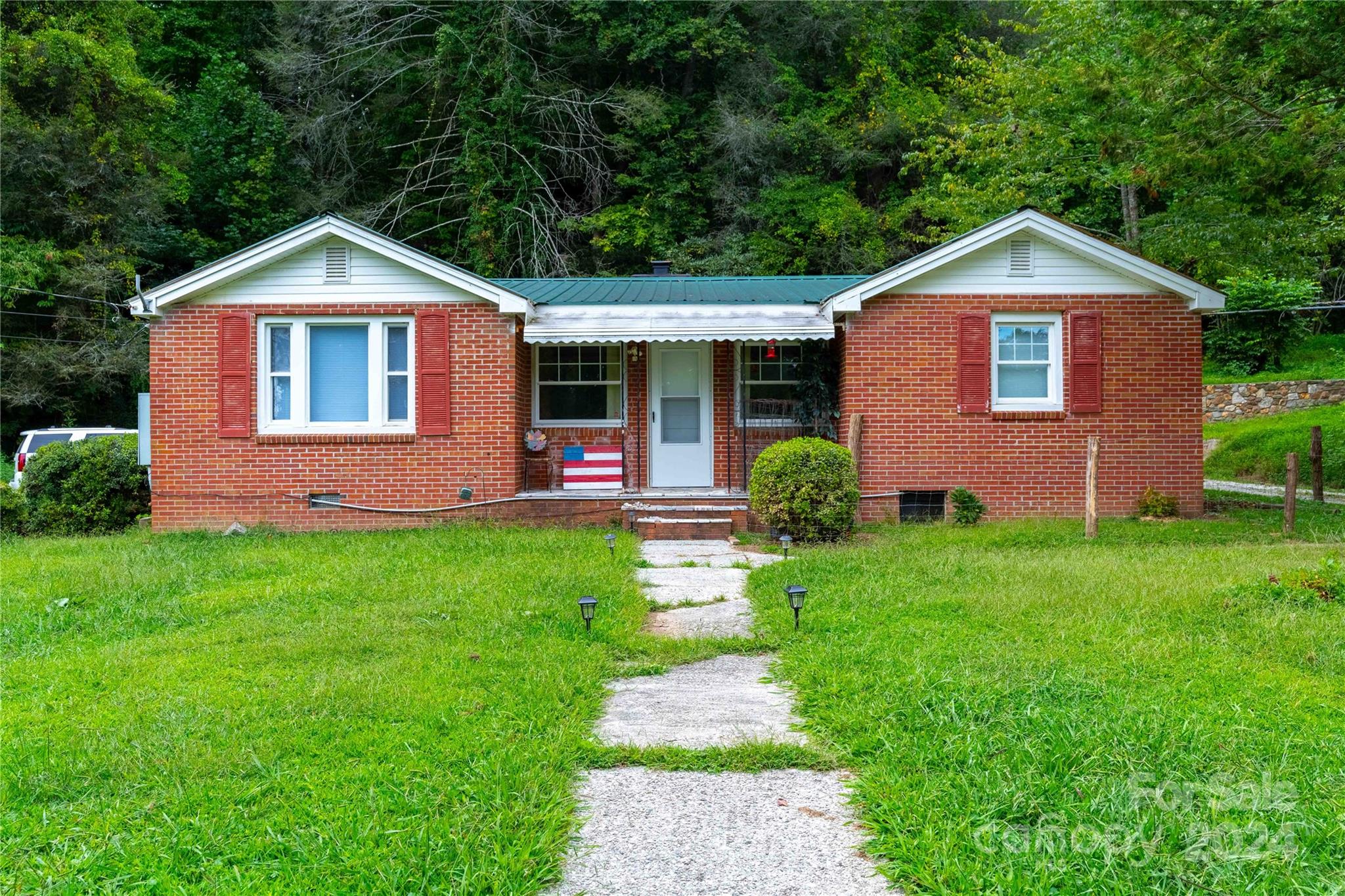 603 Halsbury, Hendersonville, NC. property listing photo
