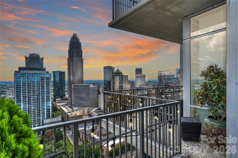 215 N Pine Street Apt 3705, Charlotte, NC - 3 beds, 2.5 baths, 1,918 sqft - $1,199,000