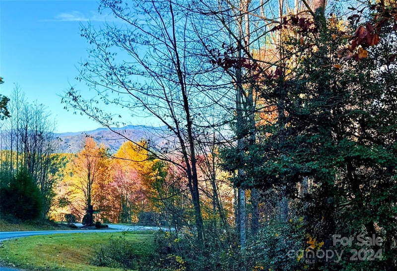 6.09 acres, Lot 136/137 Johns Ridge Parkway 136/137, Lenoir, NC -  - $149,900