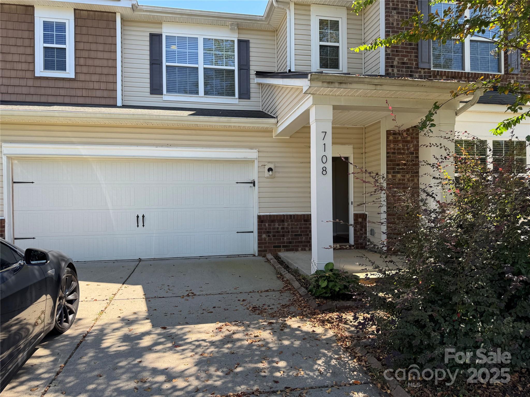 7108 Kinley Commons Lane, Charlotte, NC. property listing photo