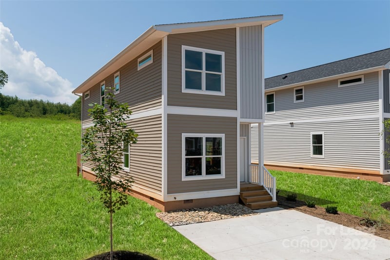 223 Cherrywood Way, Asheville, NC - 4 beds, 3 baths, 1,607 sqft - $2,850/mo