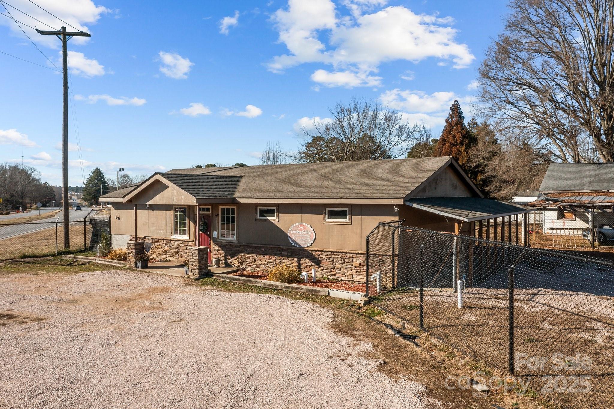 814 E Mills Dr, Landis, NC 28088. property listing photo