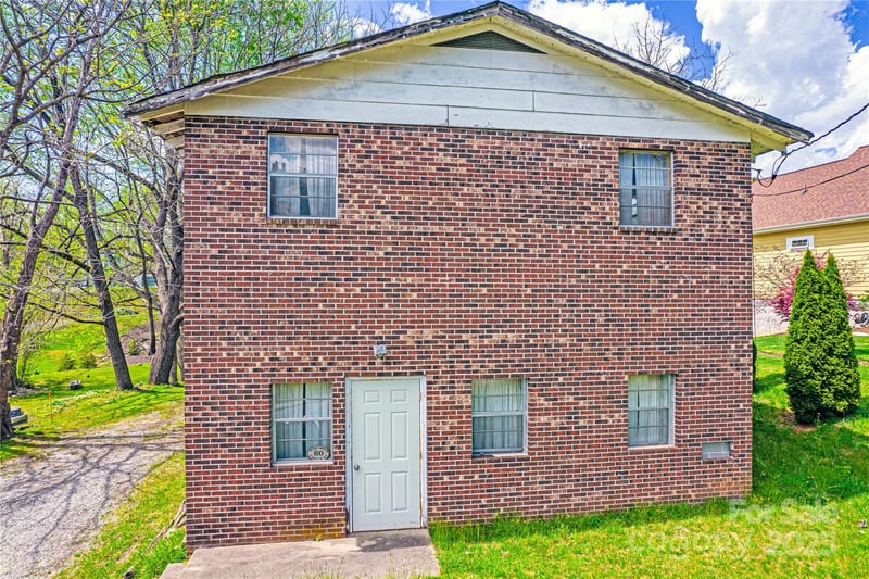 80 Carver Street, Brevard, NC - 1 bath - $275,000