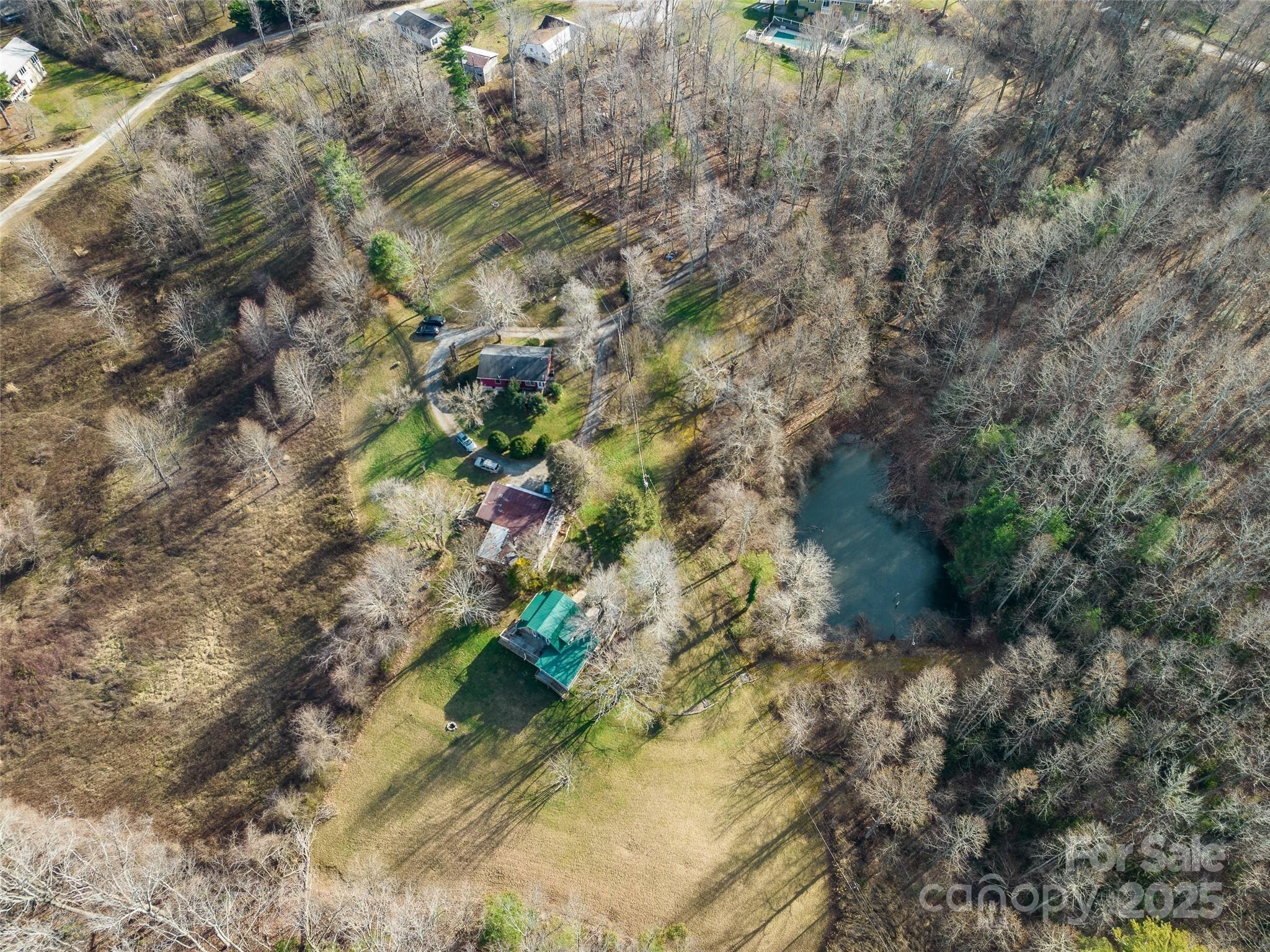 255 & 257 Crescent, Saluda, NC. property listing photo