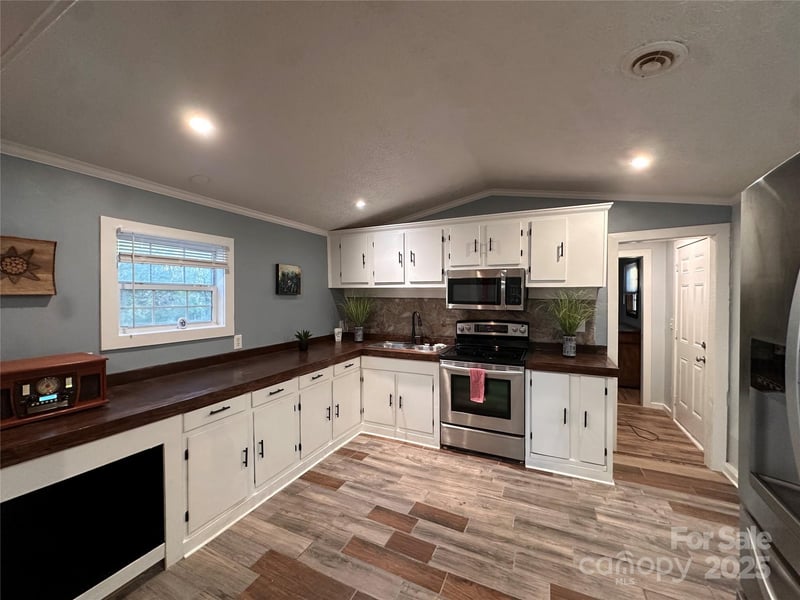 113 Highlander Street, Morganton, NC - 3 beds, 2 baths, 952 sqft - $167,700