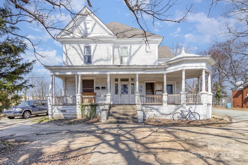 616 N Mebane Street, Burlington, NC - 10 beds, 3,286 sqft - $259,900