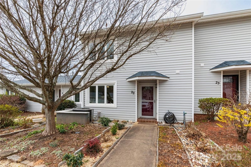 22 Hollybrook Drive, Asheville, NC - 3 beds, 2.5 baths, 1,722 sqft - $279,900