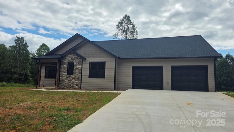 1060 Hawksbill Drive, Morganton, NC - 3 beds, 2 baths, 1,935 sqft - $485,000