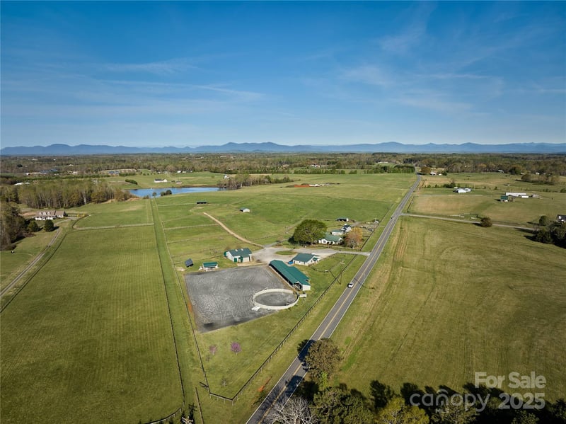 570 Lambs Grill Road, Rutherfordton, NC - 4 beds, 5 baths, 2,437 sqft - $975,000