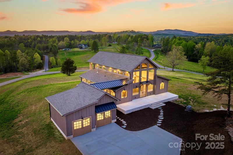 2013 Hitching Post Trail, Lenoir, NC - 3 beds, 2 baths, 2,500 sqft - $1,325,000