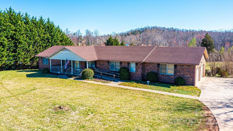 1221 Connelly Springs Road, Lenoir, NC - 4 beds, 4 baths, 3,835 sqft - $495,000