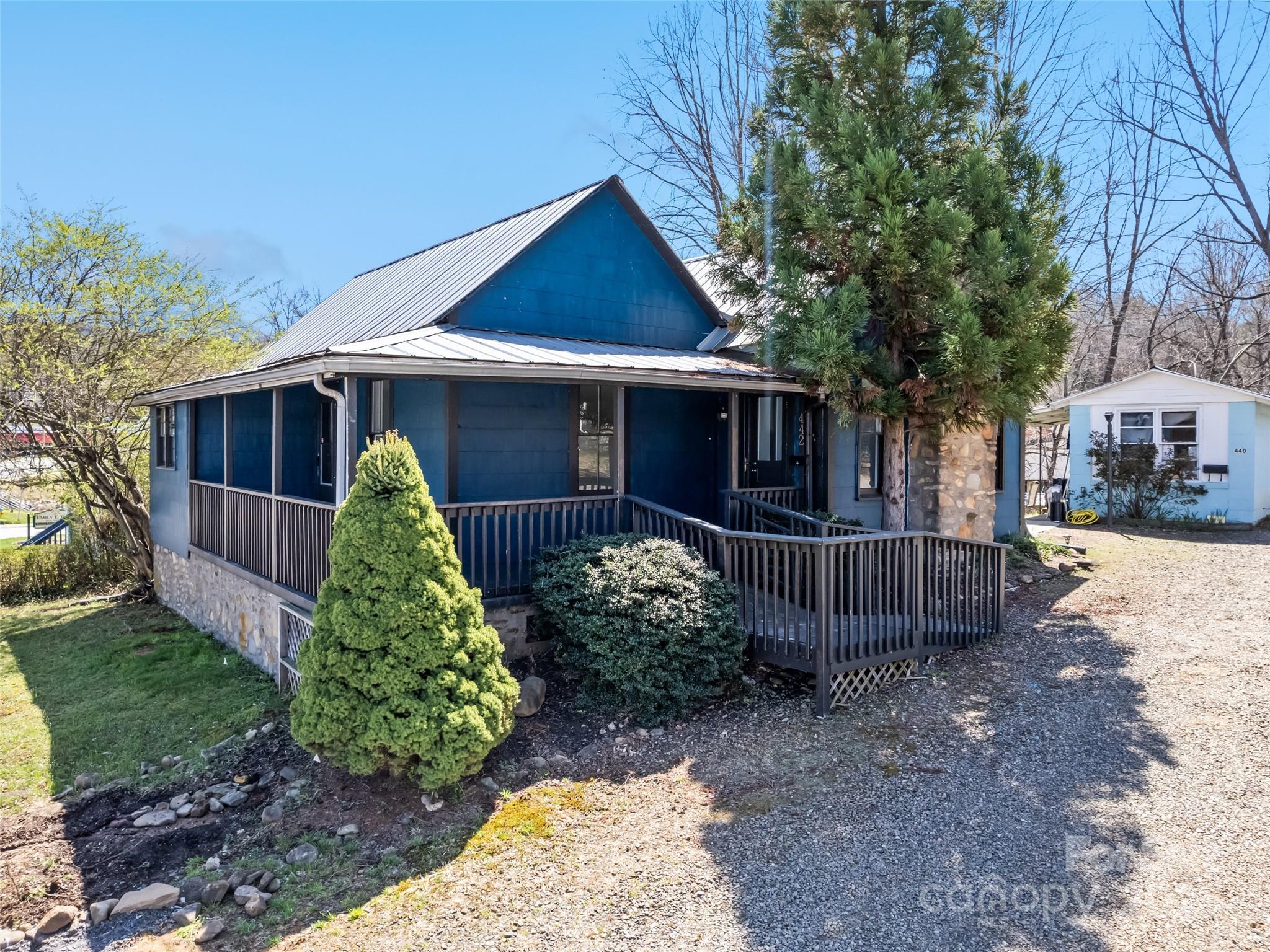 442 and 440 Walnut Street, Waynesville, NC. property listing photo