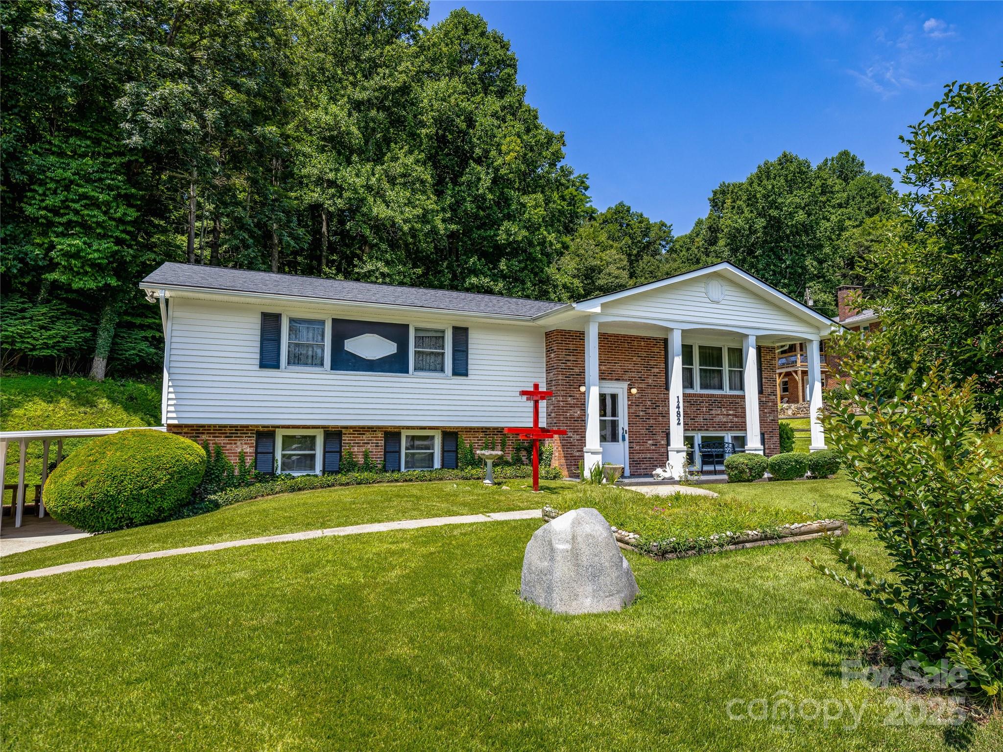 1482 Island Ford, Brevard, NC. property listing photo