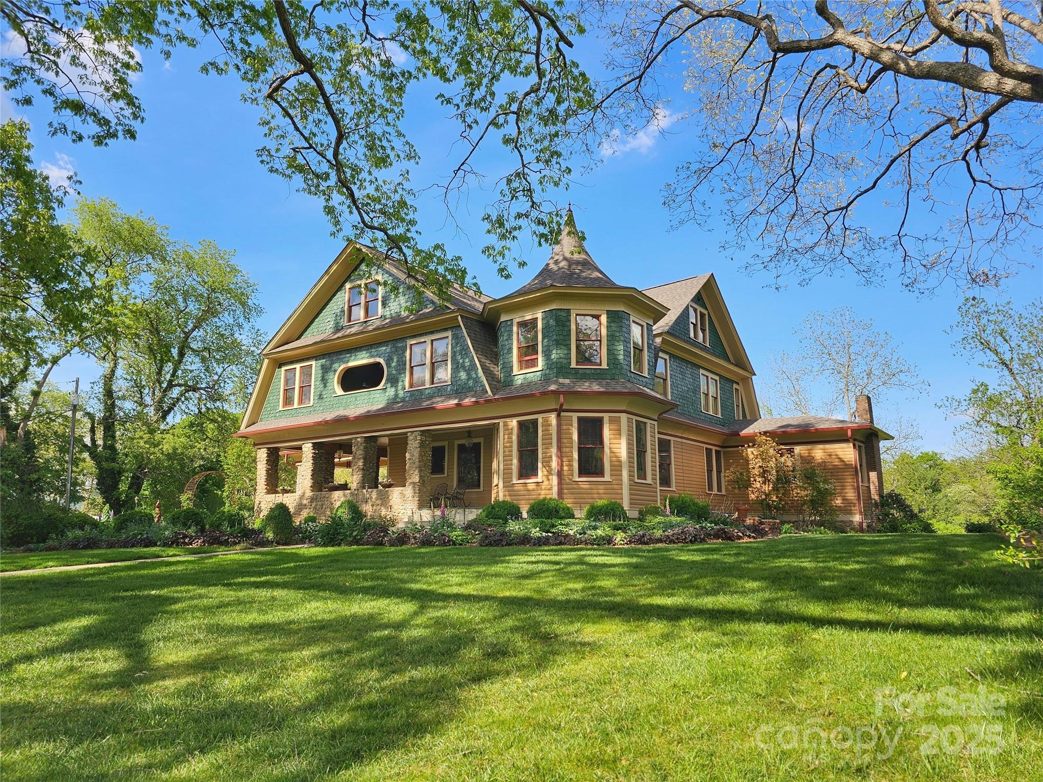 129 Woolsey, Waynesville, NC. property listing photo
