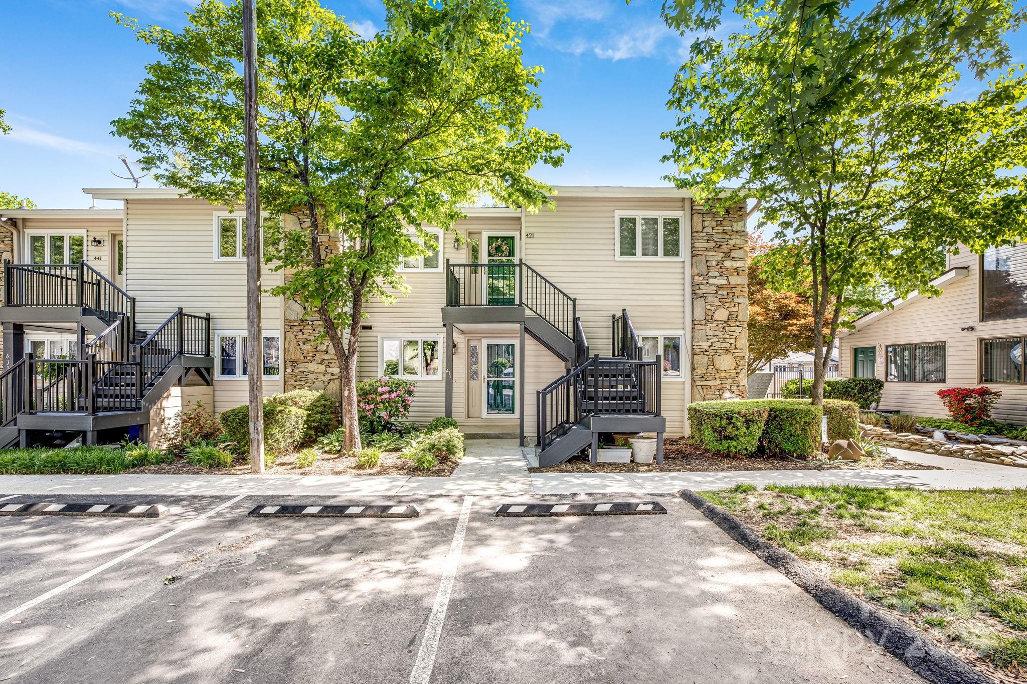 411 Britton Creek Drive Apt 401, Hendersonville, NC. property listing photo
