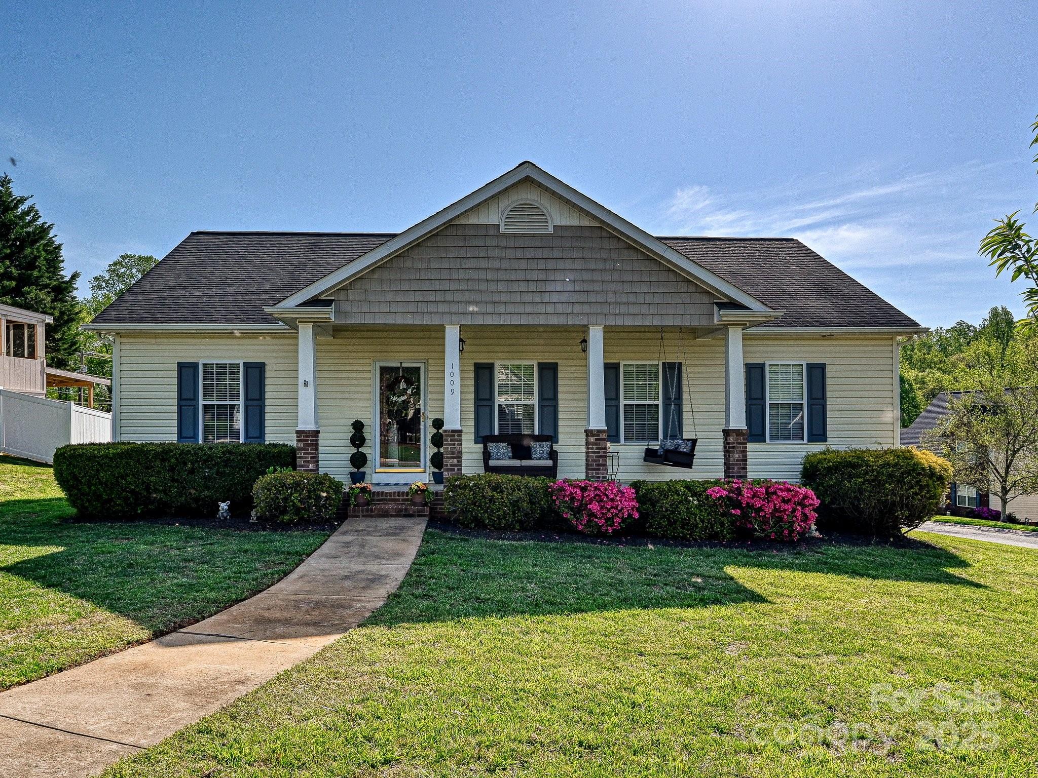 1009 Preston, Lowell, NC. property listing photo
