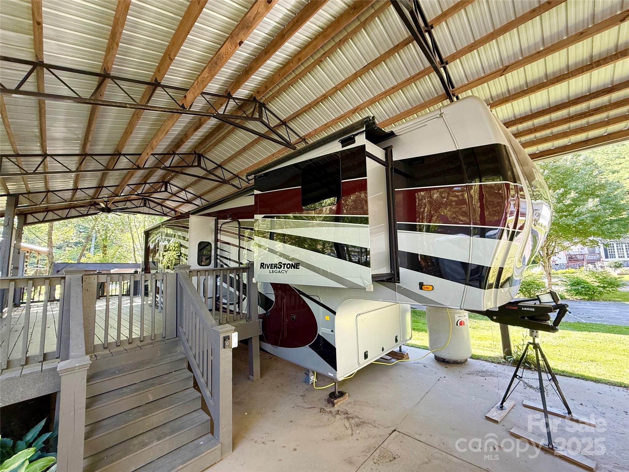177 Finch Way, West Jefferson, NC. property listing photo