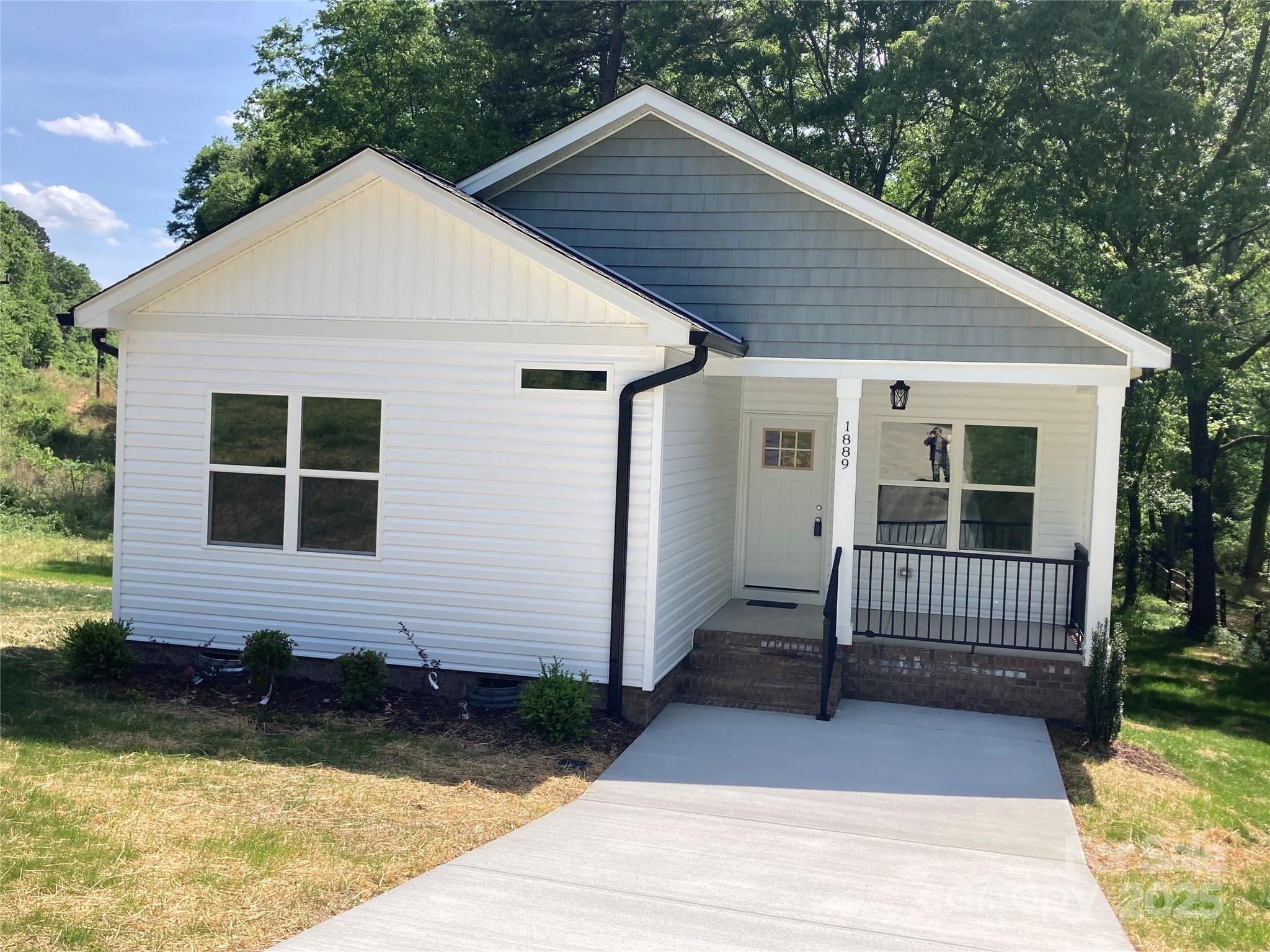 1889 Oak Hollow Road, Gastonia, NC. property listing photo