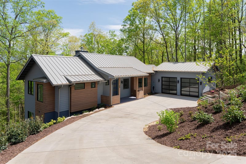 26 Hickory Top, Asheville, NC - 4 beds, 4 baths, 2,782 sqft - $1,900,000