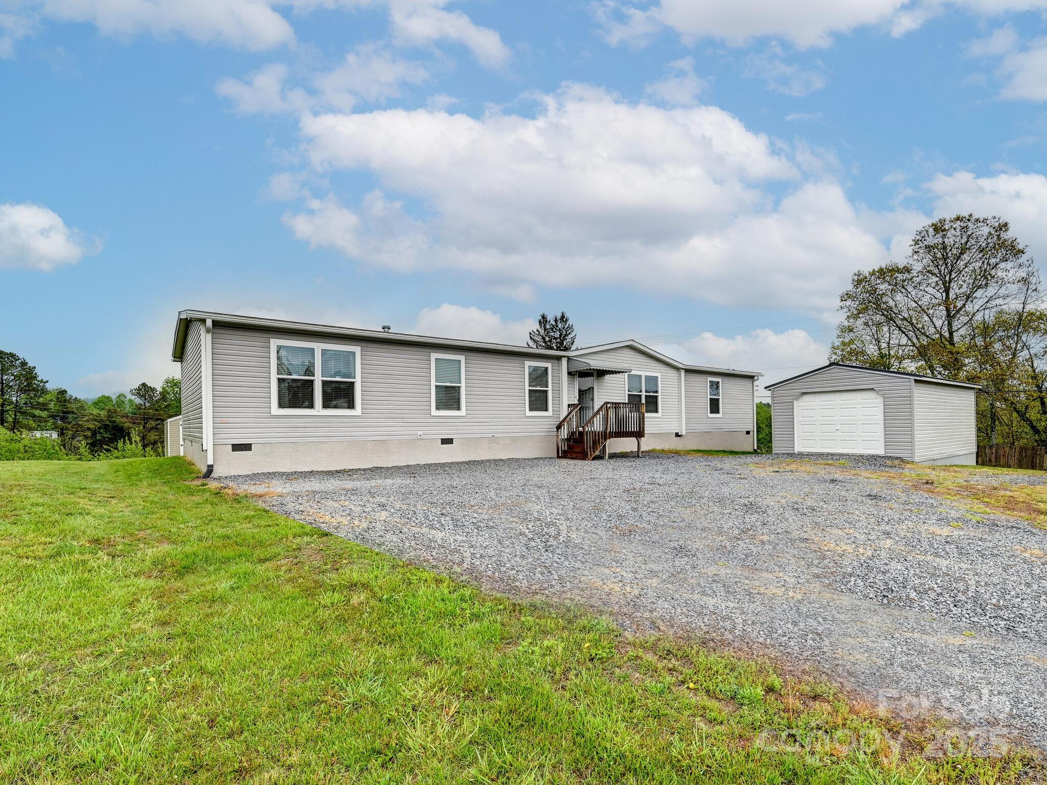 123 Big Oak, Hendersonville, NC. property listing photo