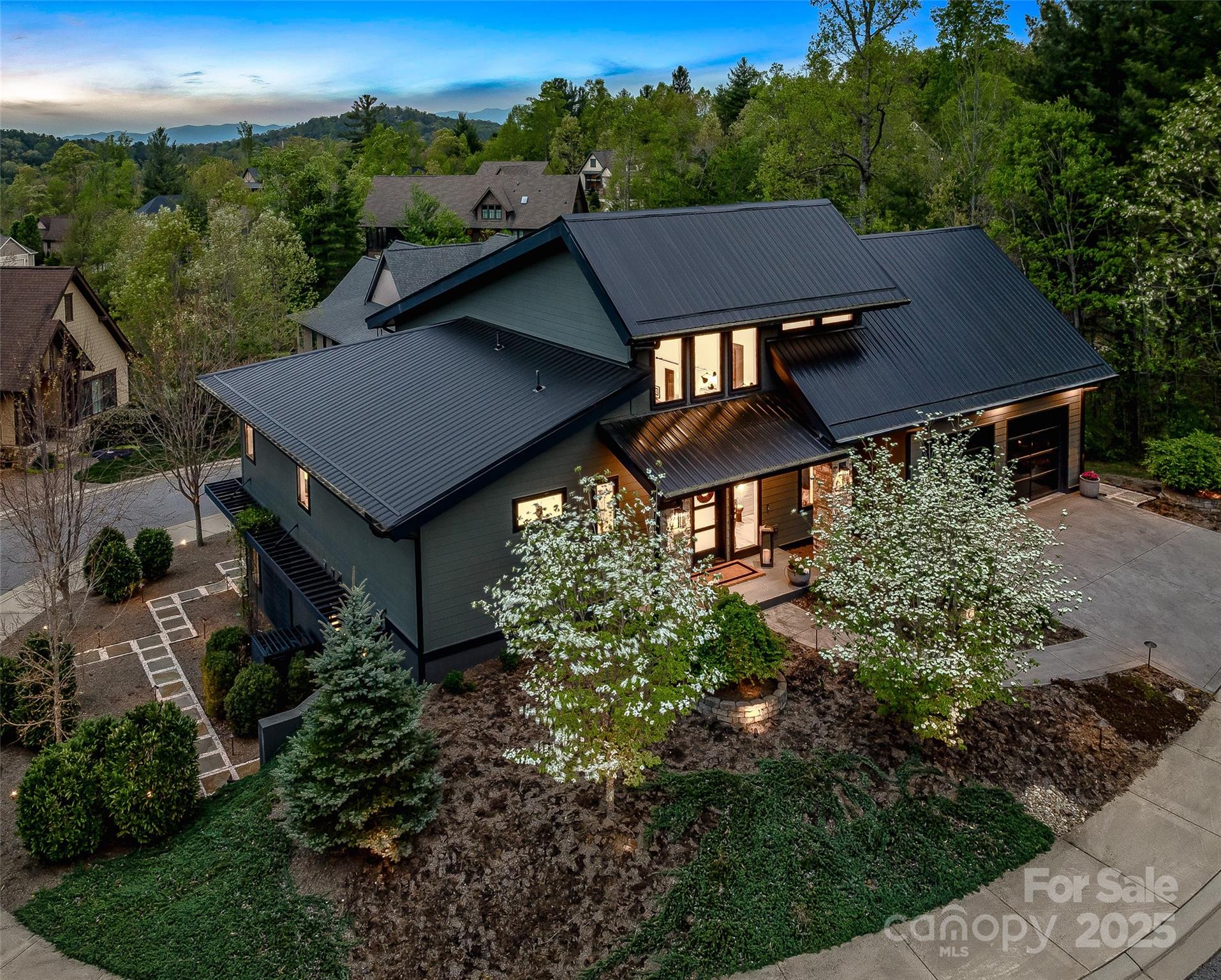 11 Bayonne, Asheville, NC. property listing photo