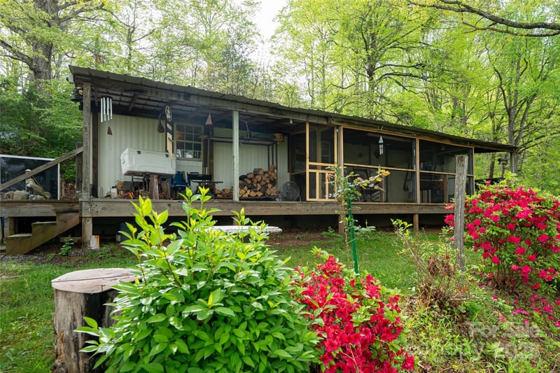 25 Coal Creek Lane, Weaverville, NC - 3 beds, 1.5 baths, 960 sqft - $199,900