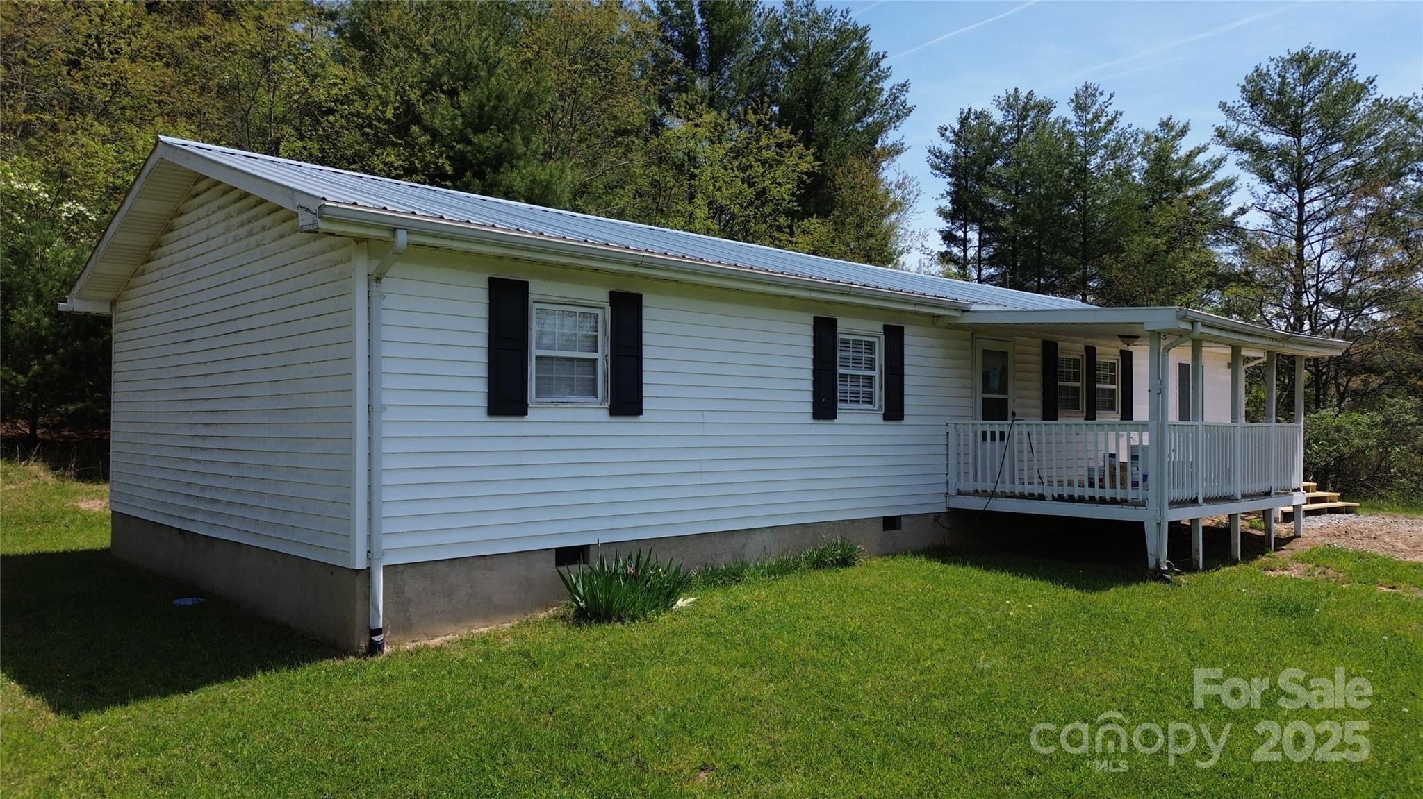 355 Round Knob Church, West Jefferson, NC. property listing photo