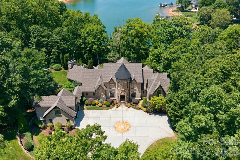 172 Tennessee Circle, Mooresville, NC - 5 beds, 7 baths, 8,763 sqft - $6,999,999