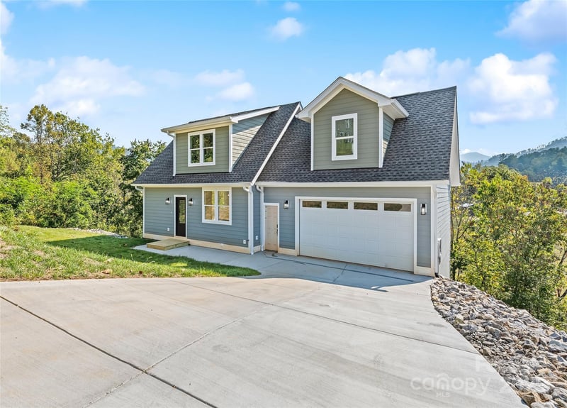 148 Amblers Knoll Road, Weaverville, NC - 4 beds, 3.5 baths, 2,365 sqft - $550,000