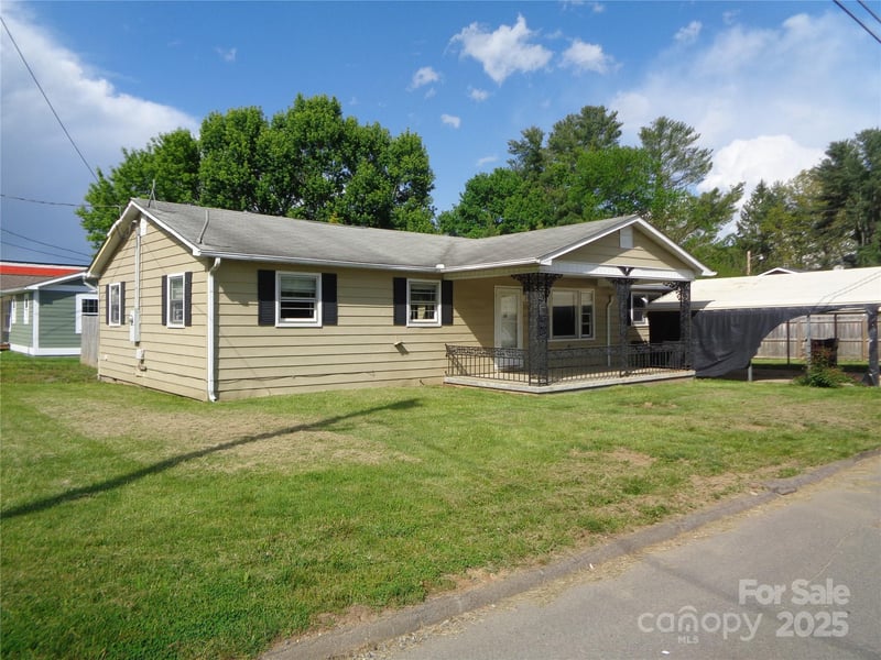252 Rogers Street, Waynesville, NC - 3 beds, 2 baths - $190,000