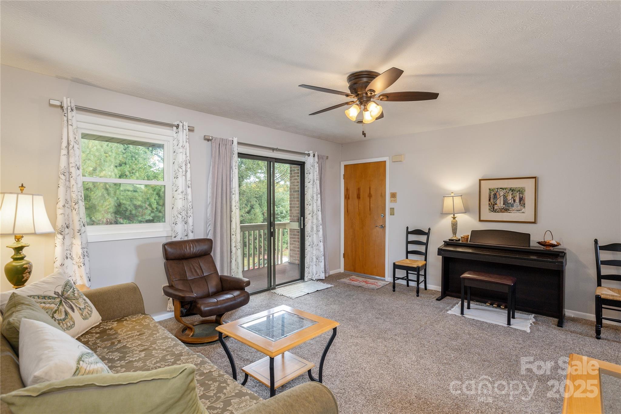 103 Oakwood Unit 4, Hendersonville, NC. property listing photo