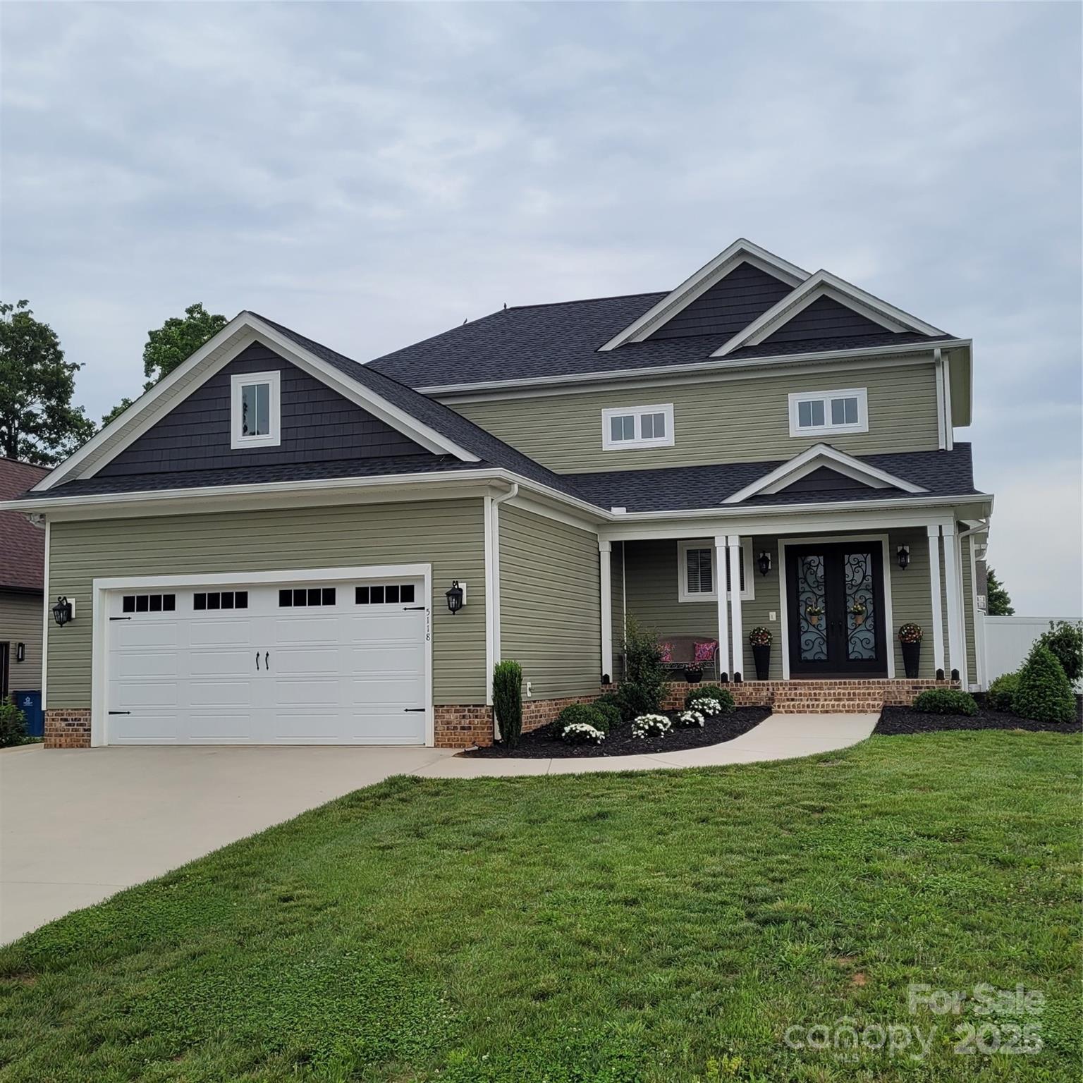 5118 Regents Park Drive, Hickory, NC. property listing photo