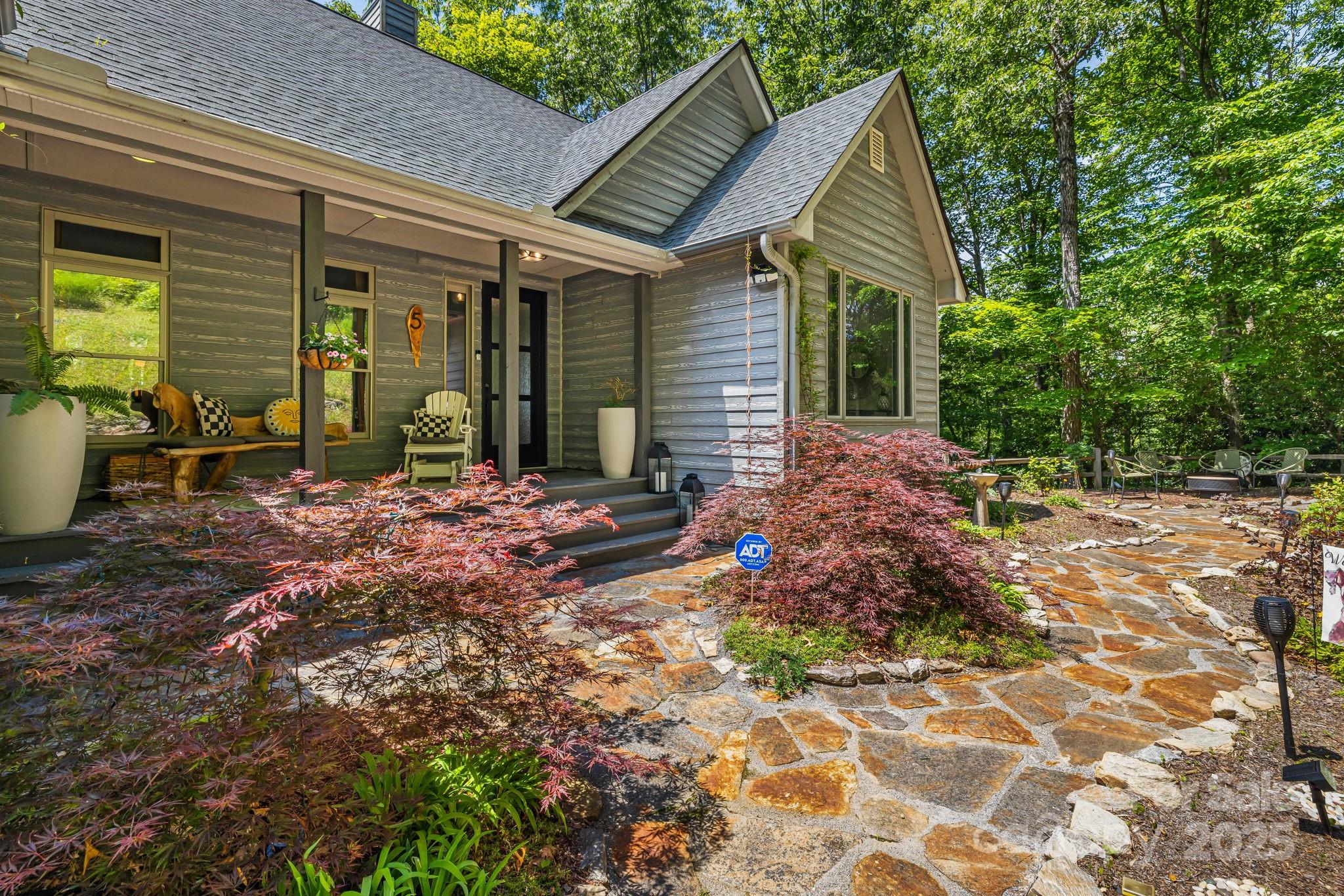 5 Saddle, Fletcher, NC. property listing photo