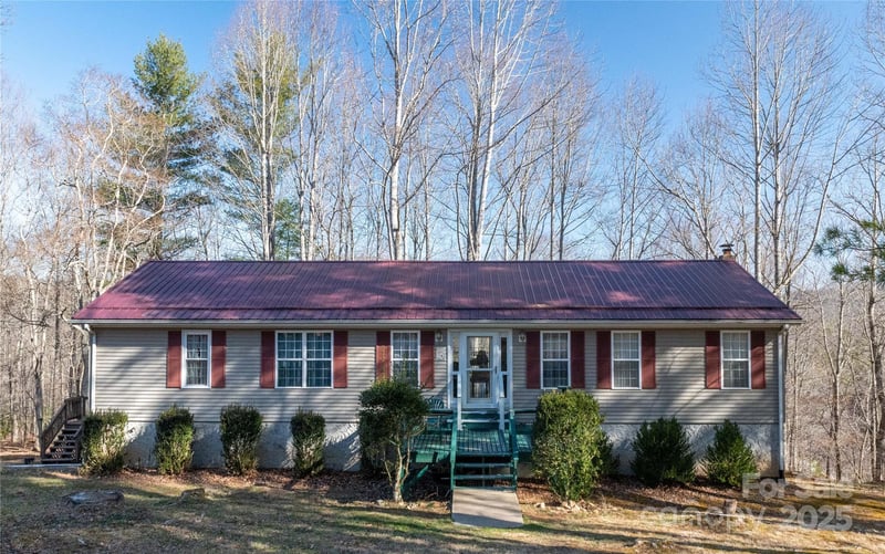 120 Powderhorn Drive, Burnsville, NC - 3 beds, 3 baths, 2,822 sqft - $550,000