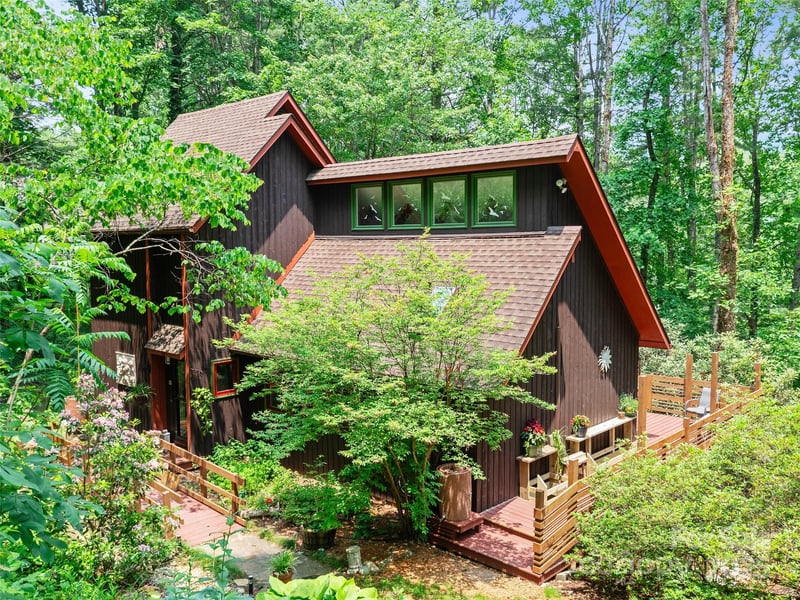 278 Mount View Drive, Burnsville, NC - 3 beds, 3 baths, 2,135 sqft - $449,900