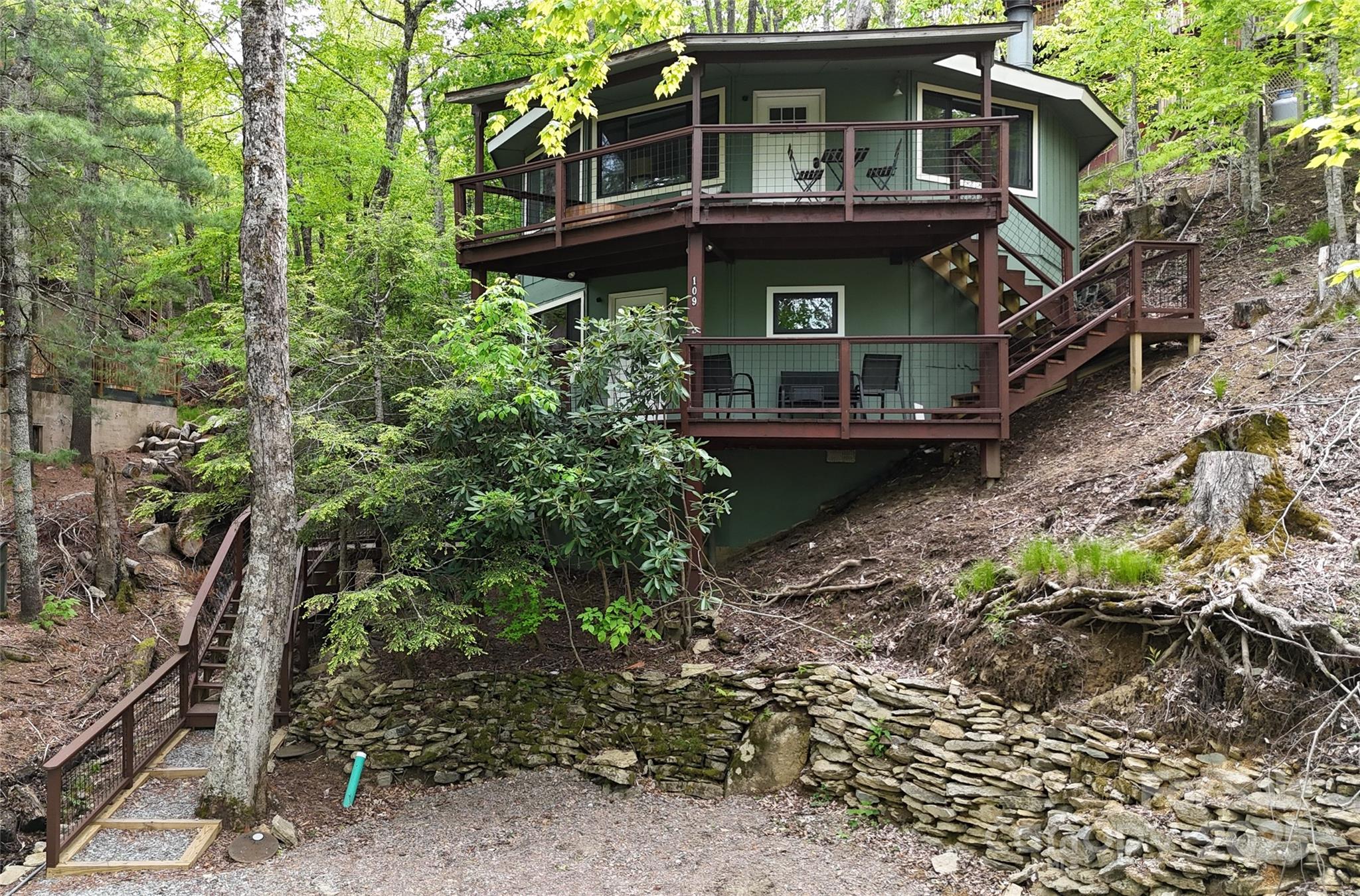 109 Beechwood, Beech Mountain, NC. property listing photo