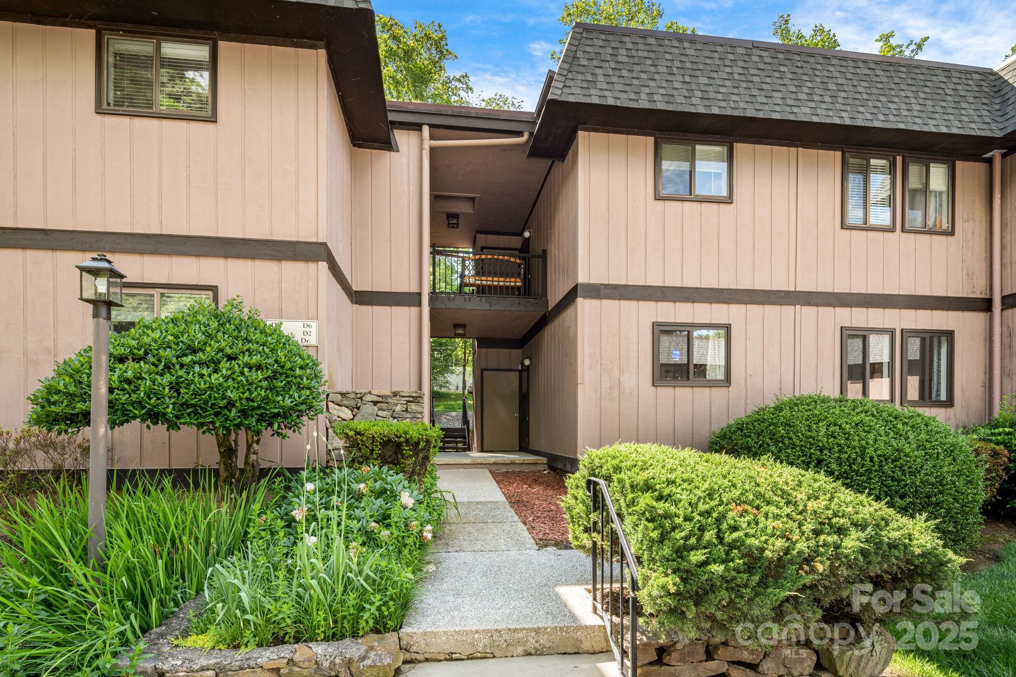 15 Lake Drive D2, Laurel Park, NC. property listing photo