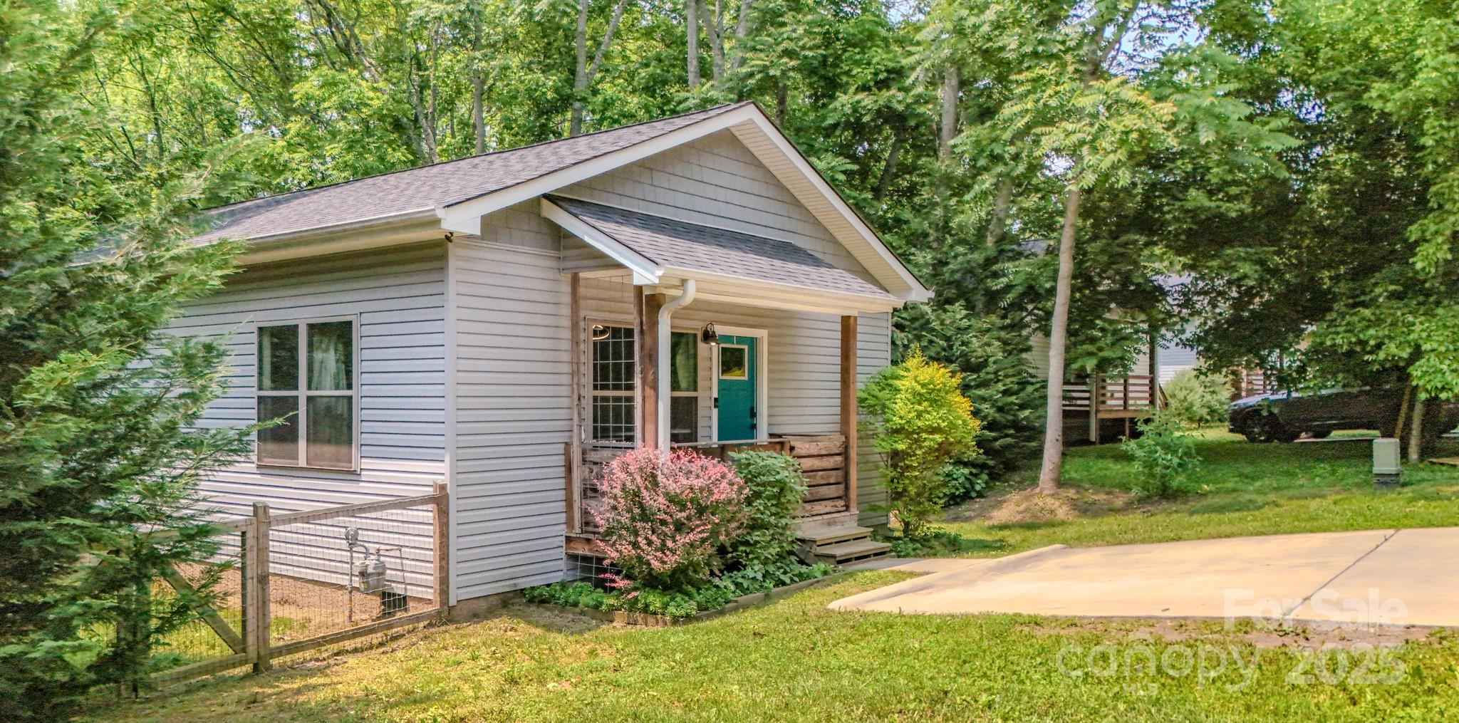 136 Old County Home, Asheville, NC. property listing photo