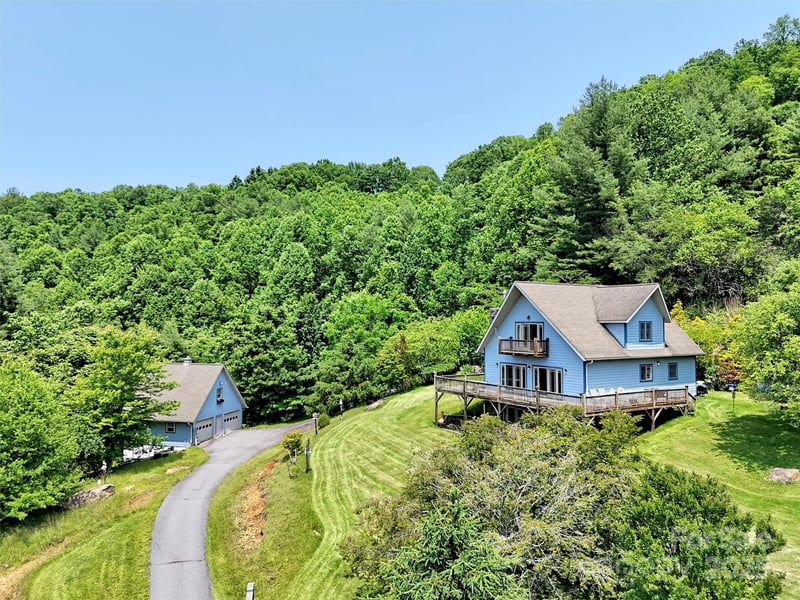 1592 Piney Hill Road, Burnsville, NC - 3 beds, 3 baths, 3,181 sqft - $839,000